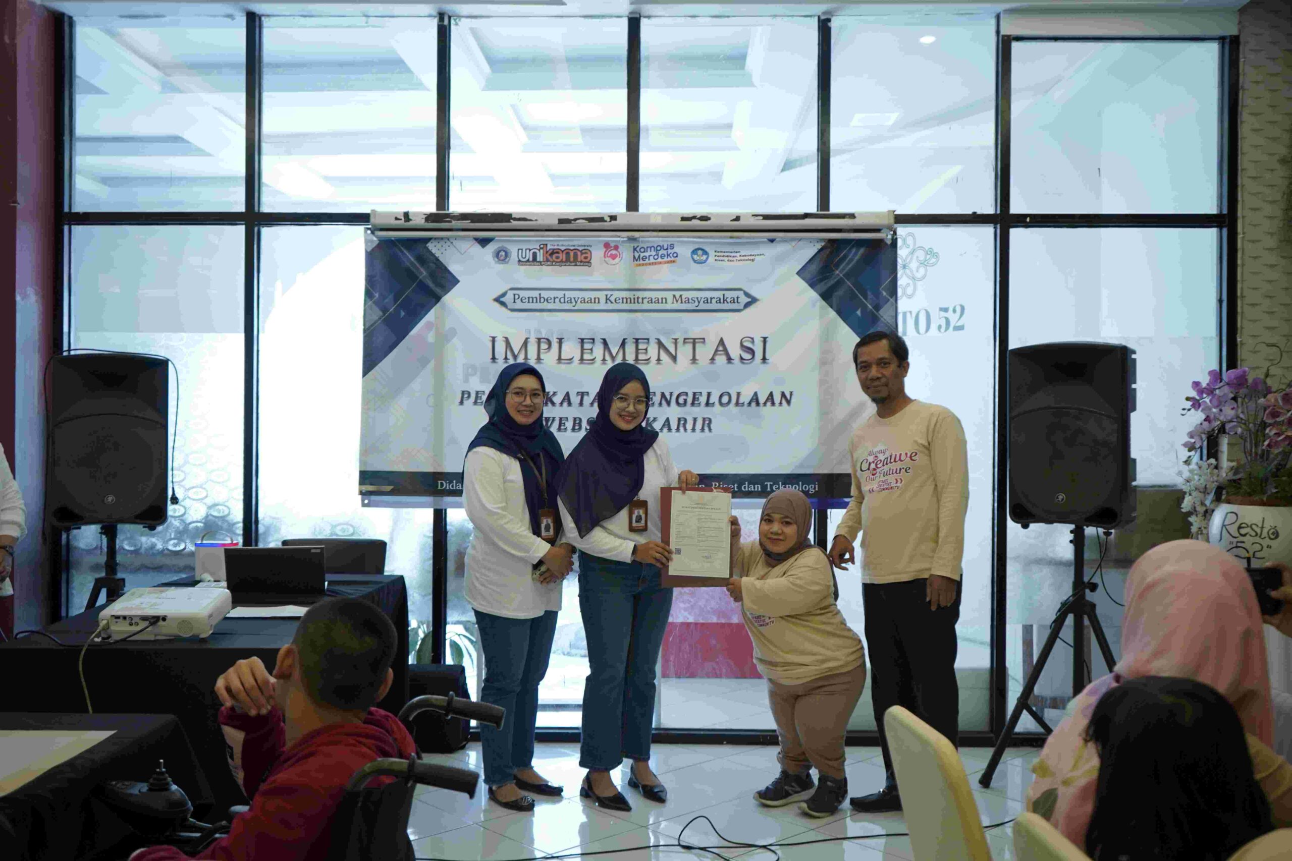 Tim Pengabdian Masyarakat Unikama Luncurkan Website dan Flipbook Karir untuk Komunitas Difabel Malang 26 tim pengabdian masyarakat Unikama