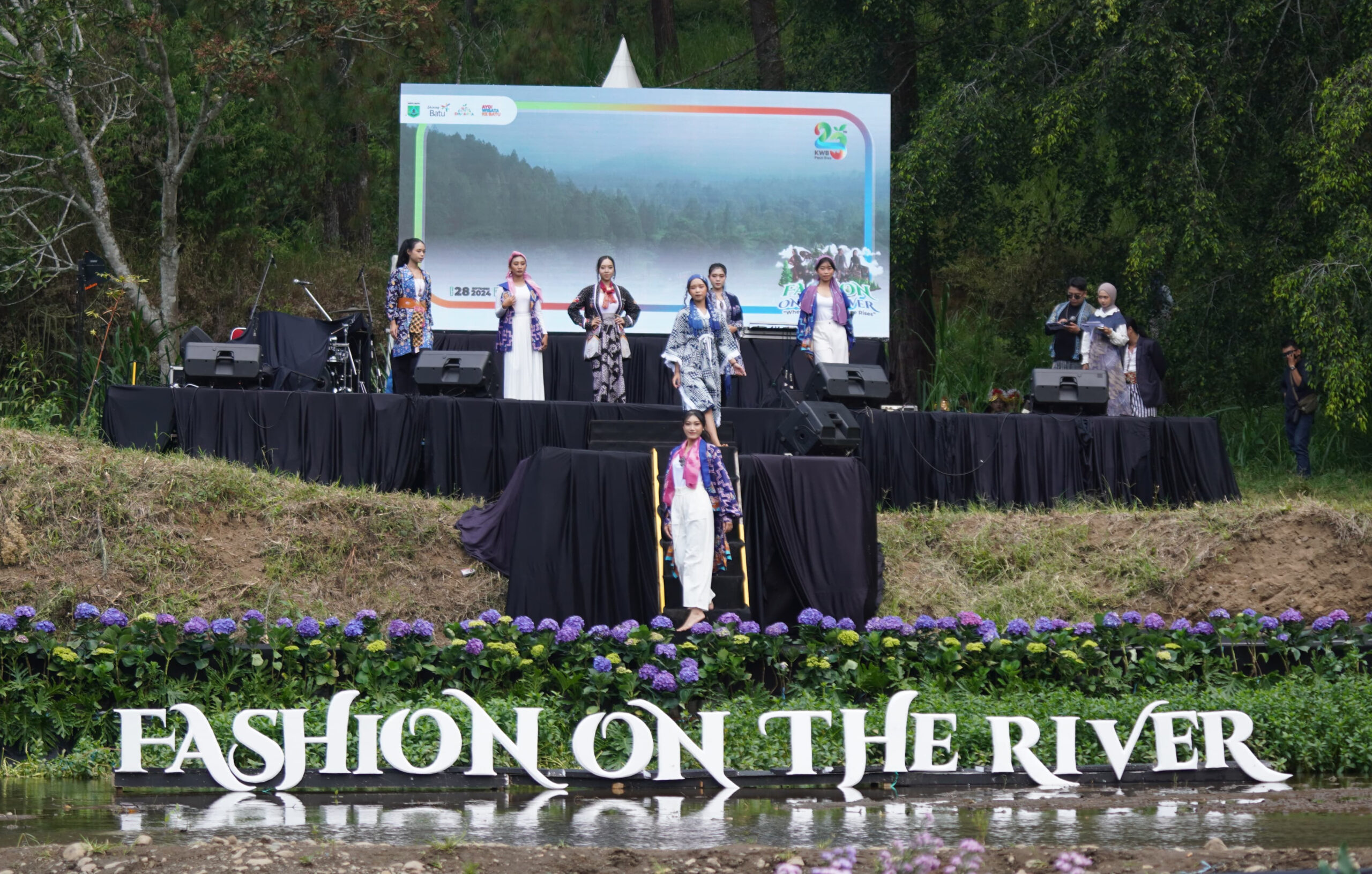 Coban Talun memiliki Panorama Hutan yang Asri jadi Fashion On the River 2024 26 IMG 20240930 085137 scaled