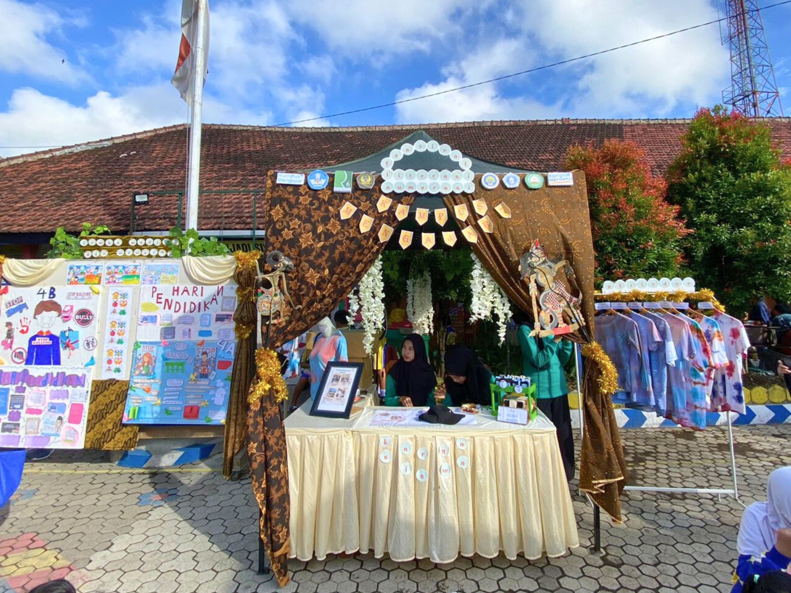 pameran di sdn 1 dampit