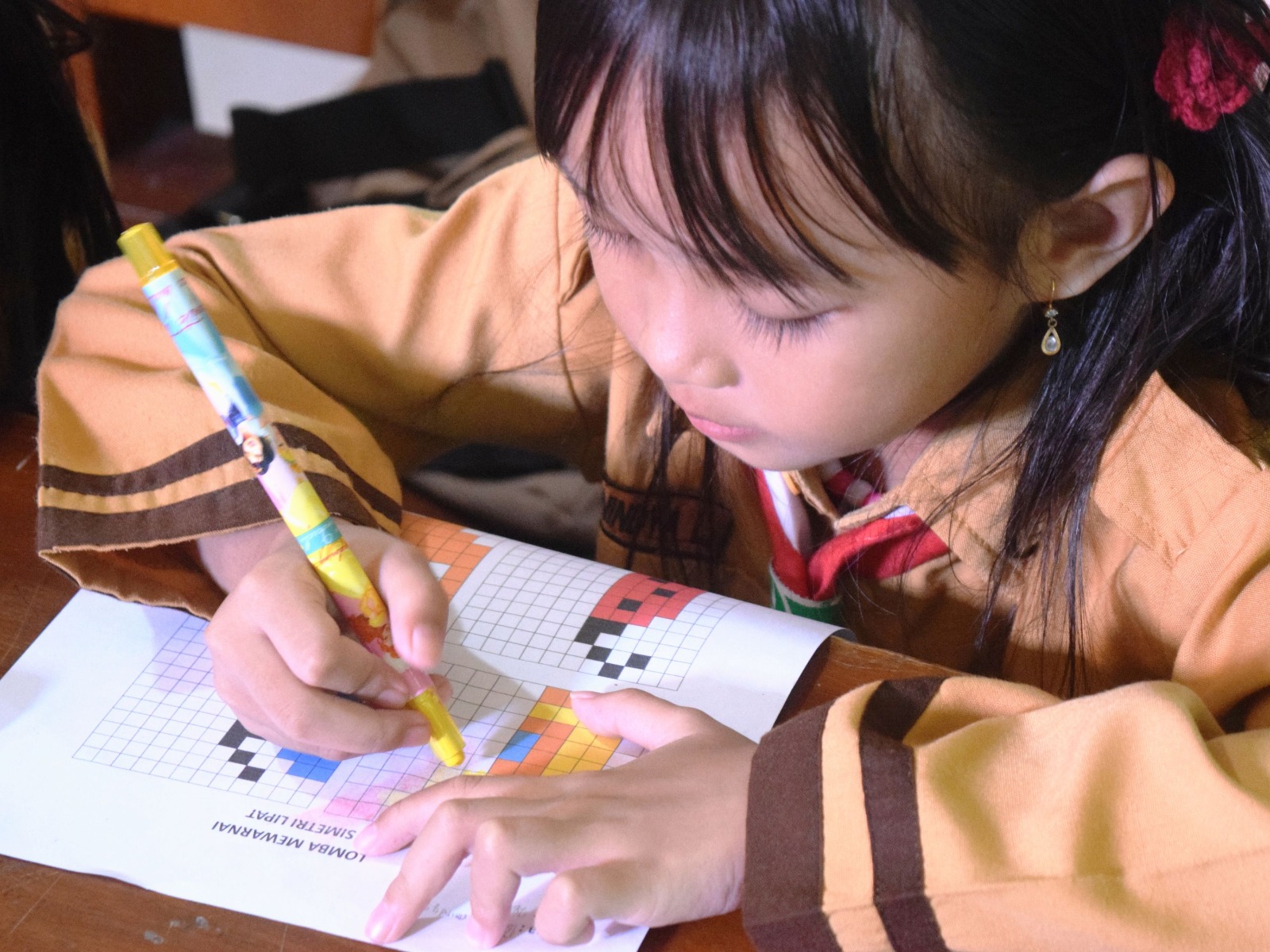 kegiatan mewarnai di sdn 1 dampit