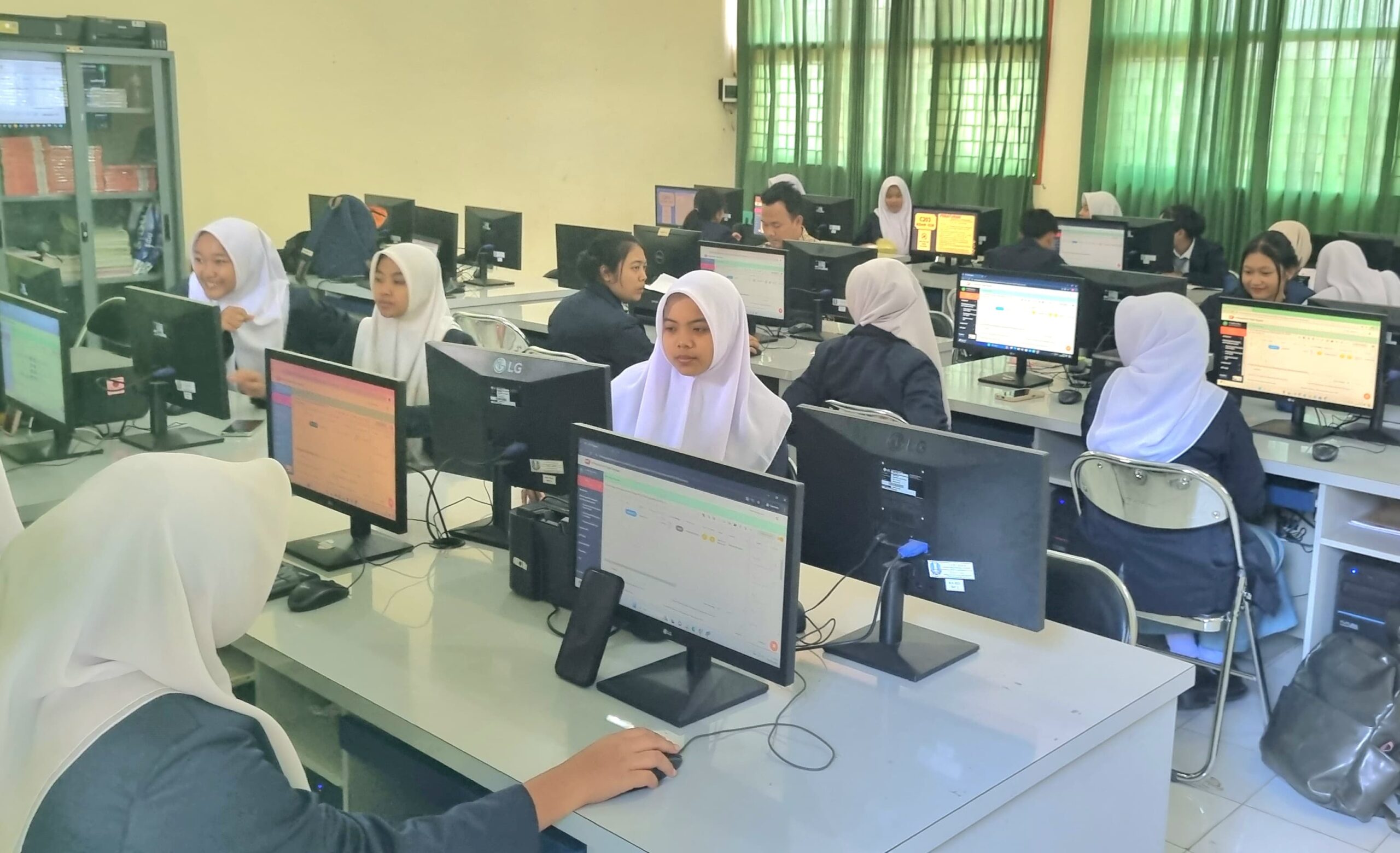 SMKN 1 Turen Kuatkan Kompetensi Siswa Akuntansi Lewat Pelatihan Digitalisasi Pajak Berbasis Aplikasi 26 Pelatihan Digitalisasi Pajak Berbasis Aplikasi