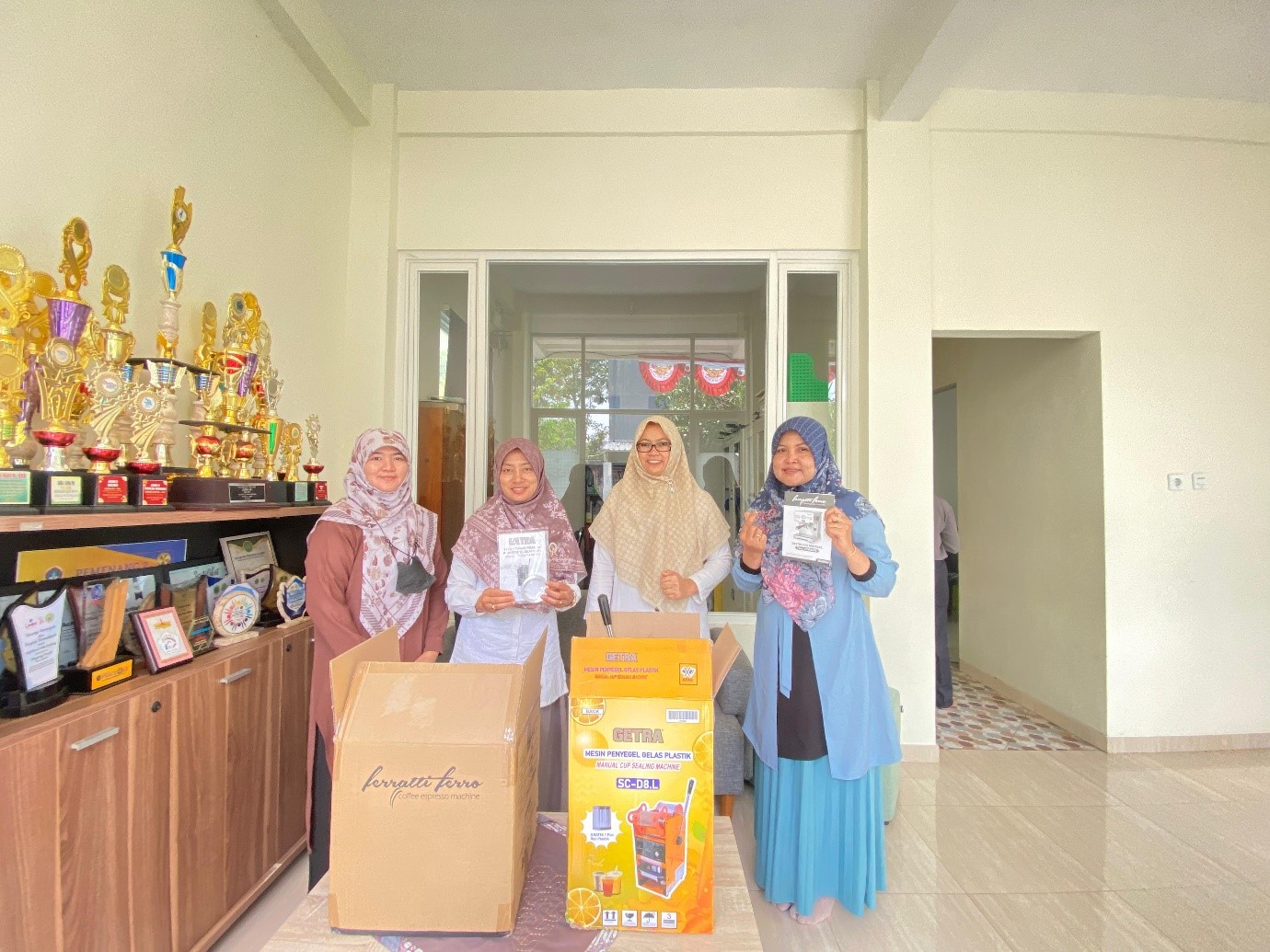 Dosen Unikama Bantu Optimalkan Produk Vokasi SLB Melalui Teknologi E-commerce dan Quality Function Development 31 Dosen Unikama Optimalkan Produk Vokasi SLB
