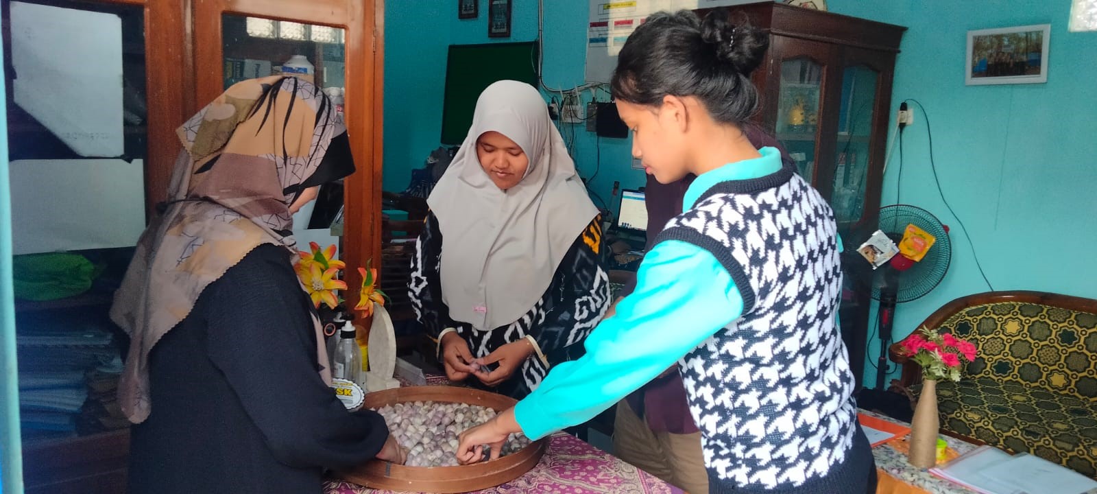 Dosen Unikama Bantu Optimalkan Produk Vokasi SLB Melalui Teknologi E-commerce dan Quality Function Development 29 Dosen Unikama Optimalkan Produk Vokasi SLB