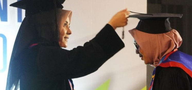 Ketua TP PKK Kota Malang Apresiasi Wisudawati SOTH Angkatan III 26 Ketua TP PKK Kota Malang Apresiasi Wisudawati SOTH Angkatan III