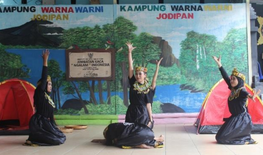 Urban Dance Camp 2024 Memiliki Konsep yang Kuat dan Kaya Makna 27 Urban Dance Camp 2024 memiliki konsep yang sangat kuat dan kaya akan makna.