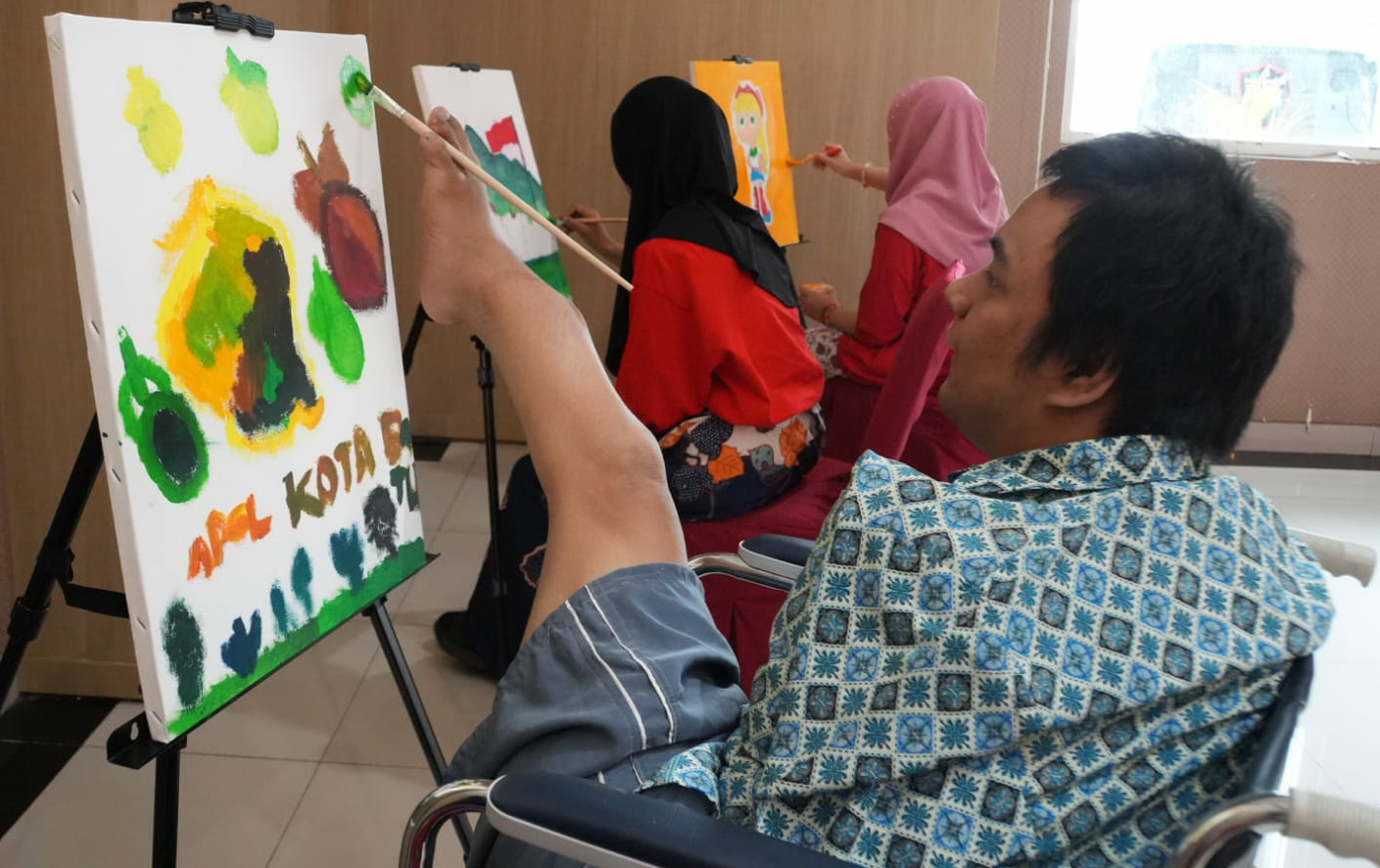 Ratusan Penyandang Disabilitas Meriahkan Hari Disabilitas Internasional 26 IMG 20241113 204611