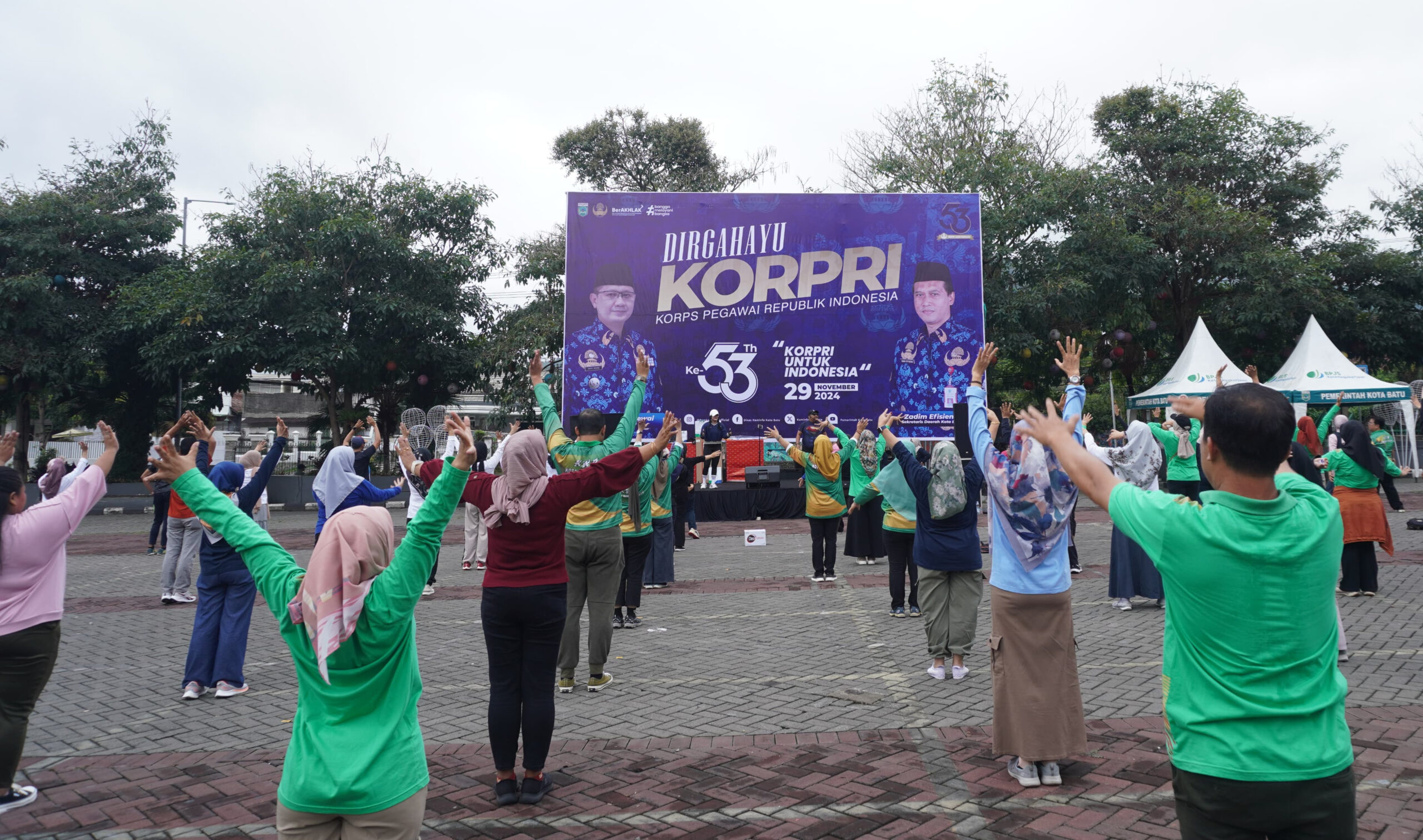 HUT KORPRI, ASN Pemkot Batu Senam Bersama di Balaikota 26 IMG 20241129 221259 scaled