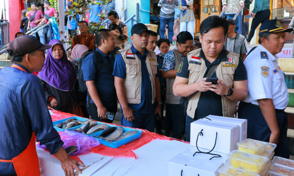 Satgas Pangan Polres Malang dan Forkopimda Kabupaten Malang melakukan inspeksi mendadak (sidak) ke Pasar Tumpang (istimewa)