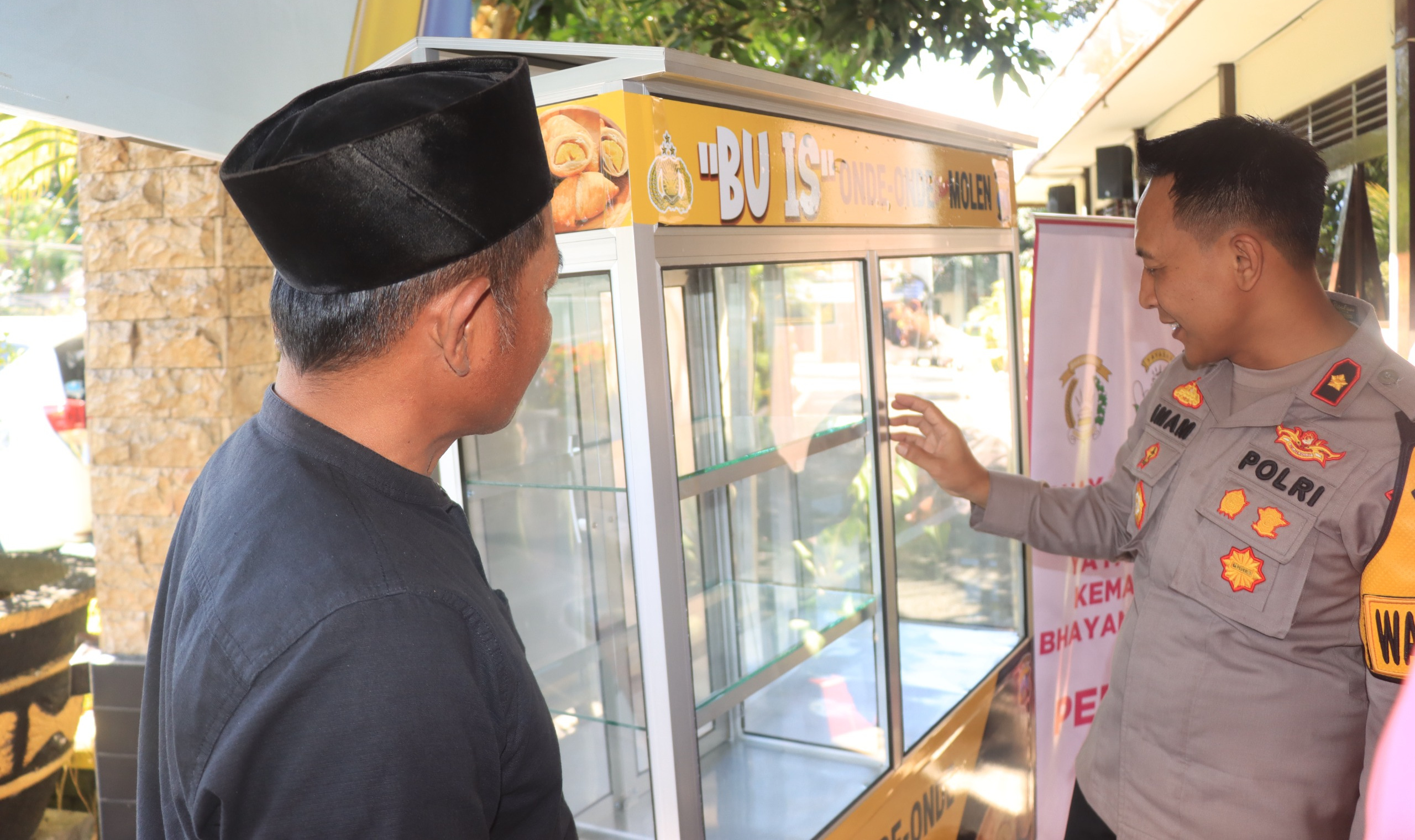 Polres Malang Dukung Keluarga Korban Tragedi Kanjuruhan 26 Polres Malang kembali menunjukkan komitmennya dalam mendukung keluarga korban Tragedi Kanjuruhan (istimewa)