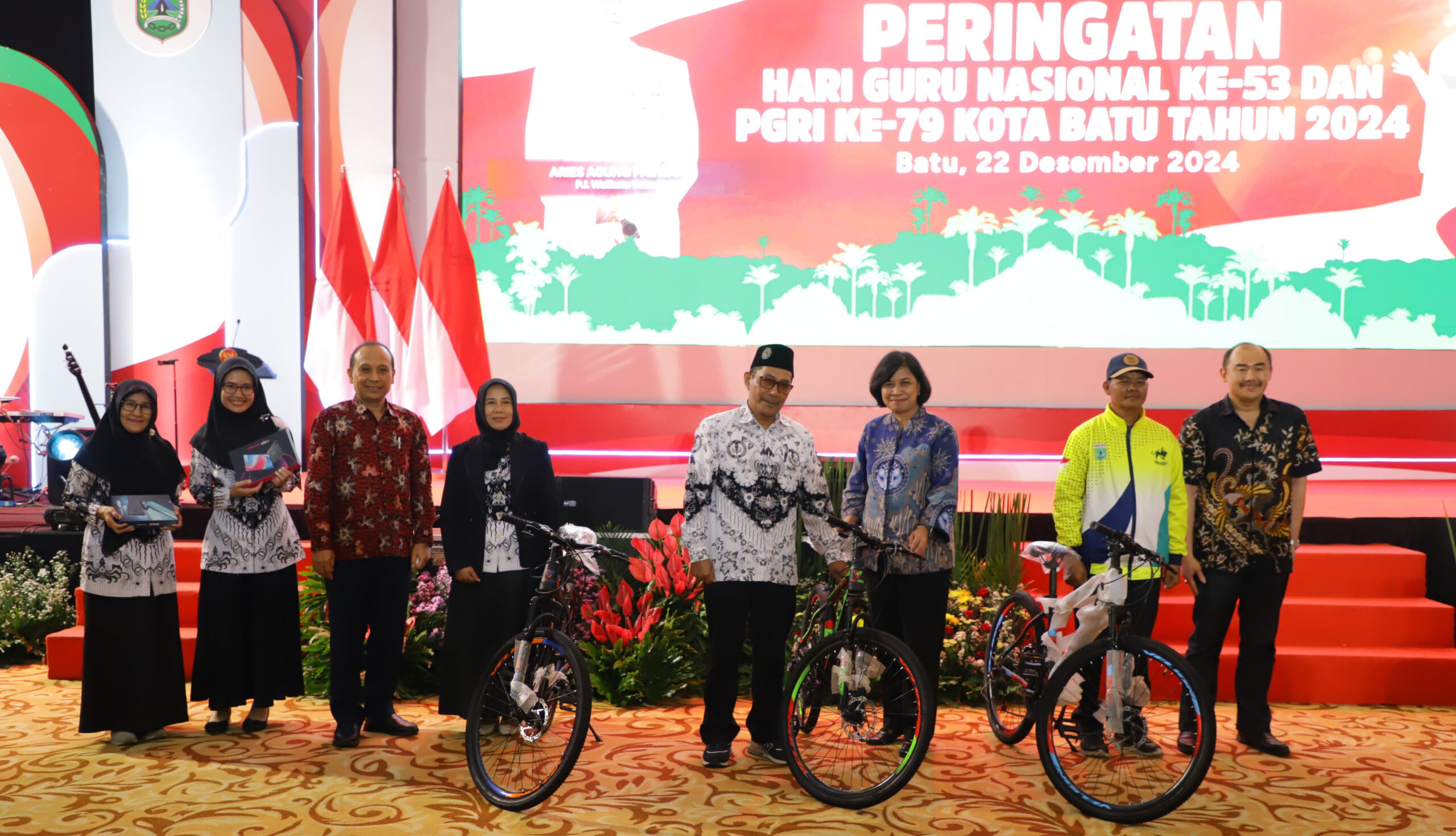 Puncak Pesta dan Anugerah GTK di Kota Batu 26 Pemerintah Kota Batu menggelar Puncak Acara Pesta dan Anugerah Guru dan Tenaga Kependidikan (GTK) di Singhasari Resort (istimewa)
