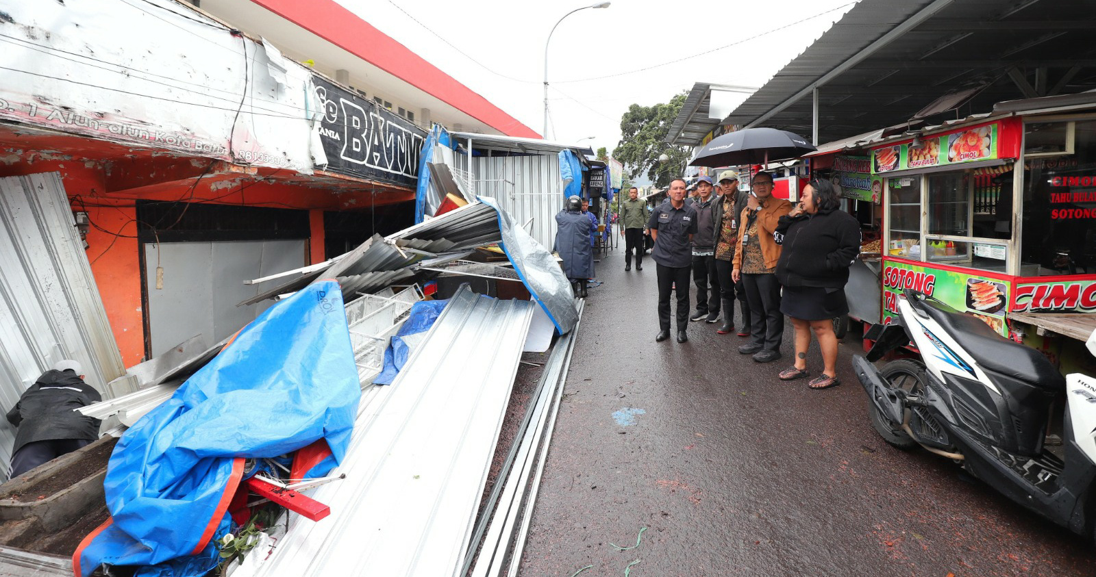 Hujan, Angin Kencang Sebabkan Beberapa Pohon Tumbang di Kota Batu 26 IMG 20250131 091042
