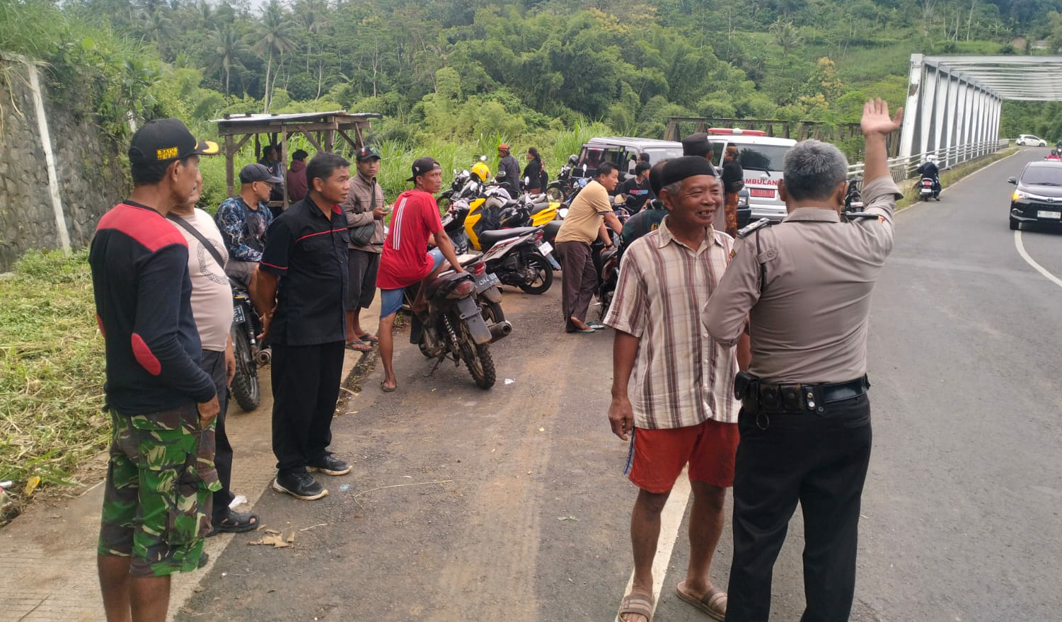Polisi Melakukan Pencarian Pria yang Diduga Hanyut di Sungai Brantas Malang 26 IMG 20250221 194151
