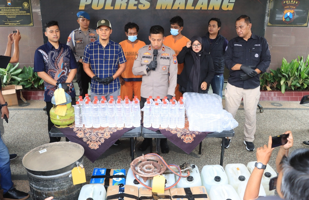 Polisi Bongkar Home Industry Miras Trobas di Malang 26 IMG 20250314 174208