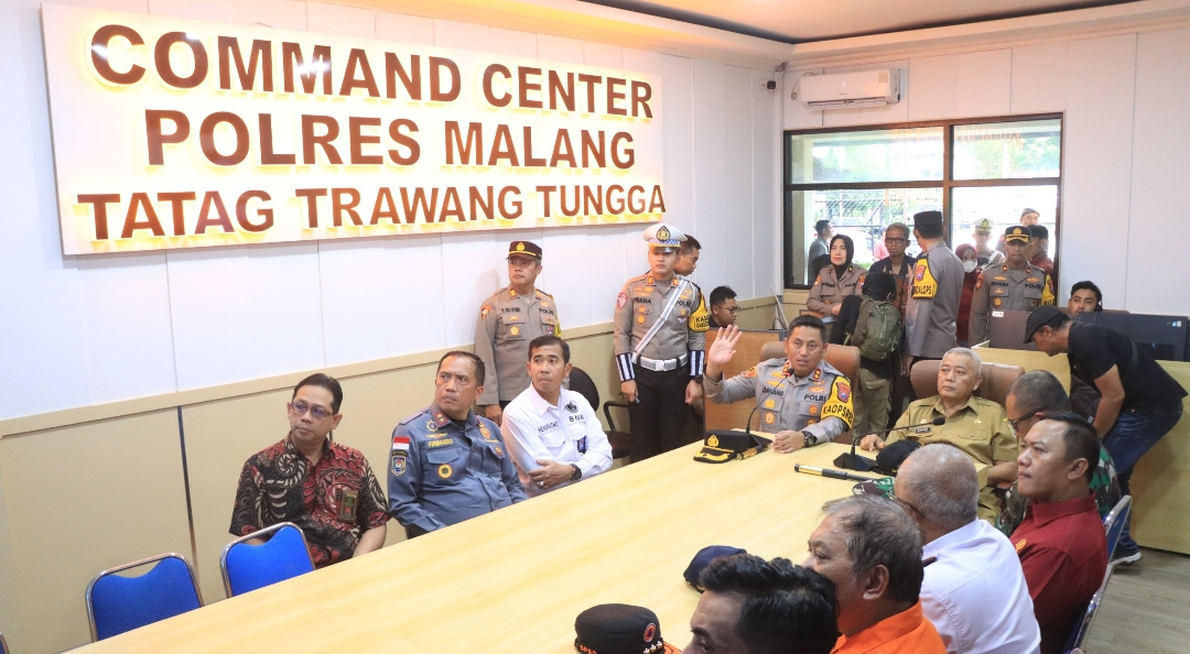 Command Center Polres Malang Dukung Pengamanan Operasi Ketupat Semeru 2025 26 IMG 20250321 120301