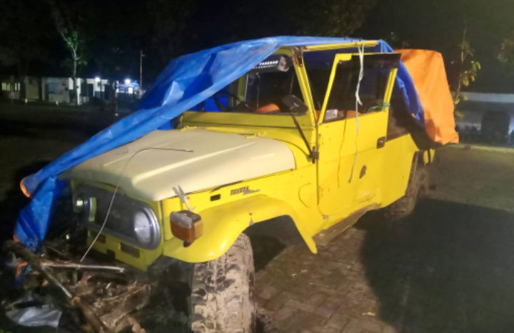 Toyota Land Cruiser Masuk Jurang di Poncokusumo Malang 26 IMG 20250517 210845