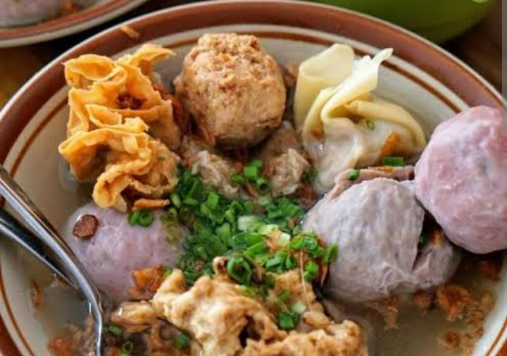 Menggoda Lidah dengan Sensasi Pedas: 4 Bakso Favorit di Malang yang Wajib Kamu Cicipi! 26 IMG 20250529 190404