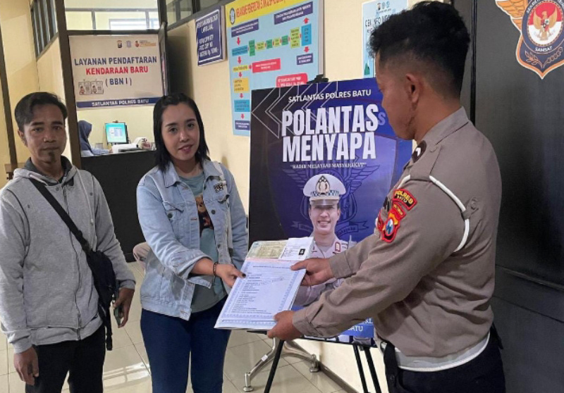 Inovasi Satlantas Polres Batu Perkuat Komunikasi dengan Wajib Pajak di Samsat 26 IMG 20251027 140158