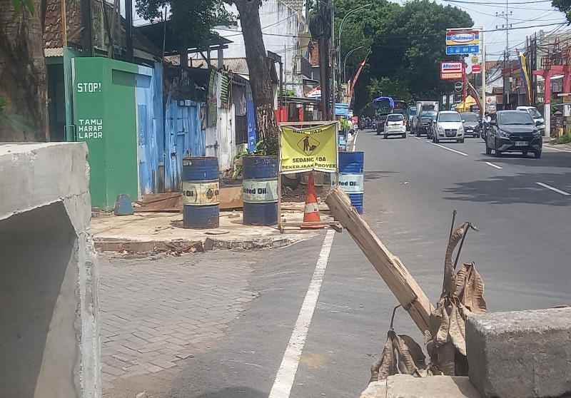 Proyek Drainase LA Sucipto Langgar Janji, UMKM Merugi: "Hutang Semakin Menumpuk!" 26 IMG 20251029 181917