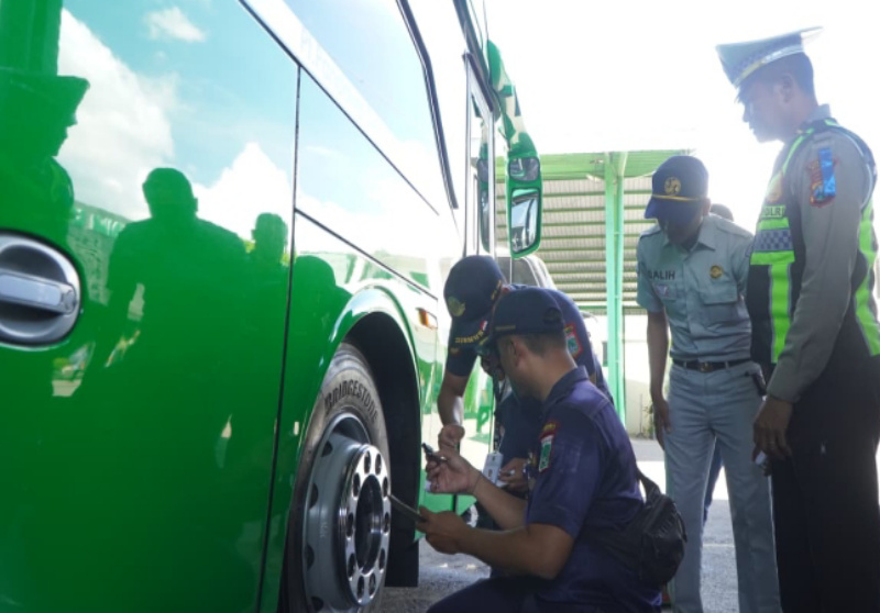 Operasi Keselamatan Semeru 2026: Satlantas Polres Malang Sidak Garasi Bus, Pastikan Kru Bebas Narkoba