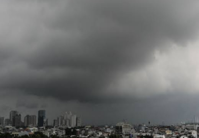 Prakiraan Cuaca Jawa Timur Hari Ini: Waspada Potensi Hujan Petir dan Suhu Gerah pada Selasa 24 Maret 2026