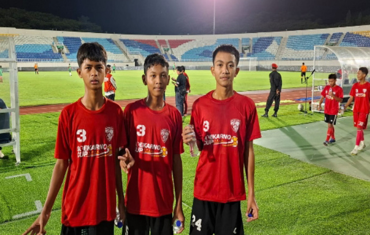 Seleksi Banteng Jatim FC U-17 di Kanjuruhan: Eri Cahyadi Buka Acara dengan Tabur Bunga Kemanusiaan