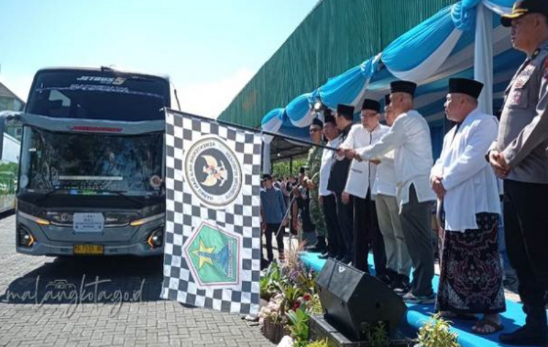 Lepas 376 JCH Kloter 13, Wawali Ali Muthohirin Imbau Jemaah Haji Malang Jaga Fisik dan Fokus Ibadah 26 IMG 20260427 083929
