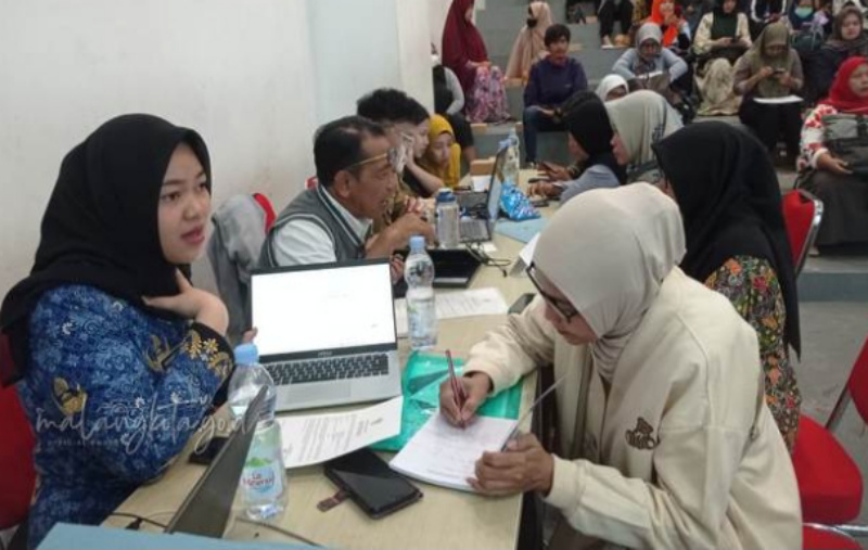 DPMPTSP Jatim dan Diskopindag Gelar Fasilitasi 'Saleha' di MCC: Dorong UMKM Kota Malang Sadar Legalitas 26 IMG 20260702 110657