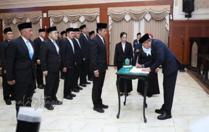 Perkuat Sistem Merit, Wali Kota Wahyu Hidayat Lantik Pejabat Pimpinan Tinggi Pratama Pemkot Malang 26 IMG 20260801 084422