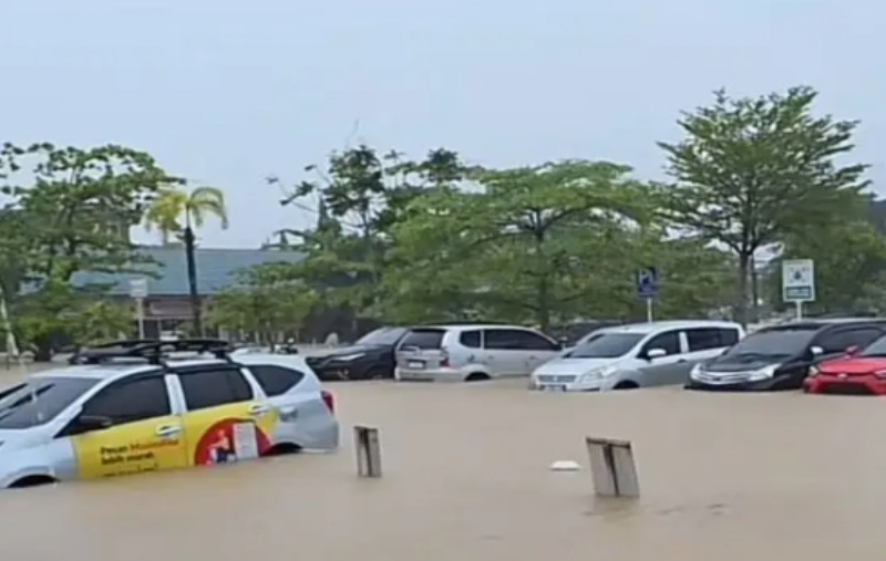Kota Padang Dilanda Banjir Besar di 15 Titik Hari Ini 3 Agustus 2026: Fasilitas Kesehatan Terendam, BPBD Terjunkan Perahu Karet