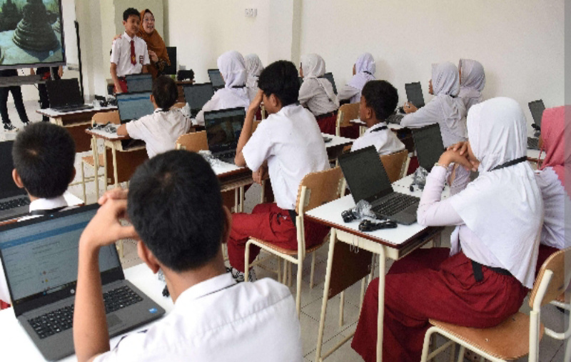 Kekurangan Guru di Sekolah Kota Malang Memicu Penerapan Sistem Tambal Sulam Tenaga Pengajar 26 Kekurangan Guru di Sekolah Kota Malang Memicu Penerapan Sistem Tambal Sulam Tenaga Pengajar
